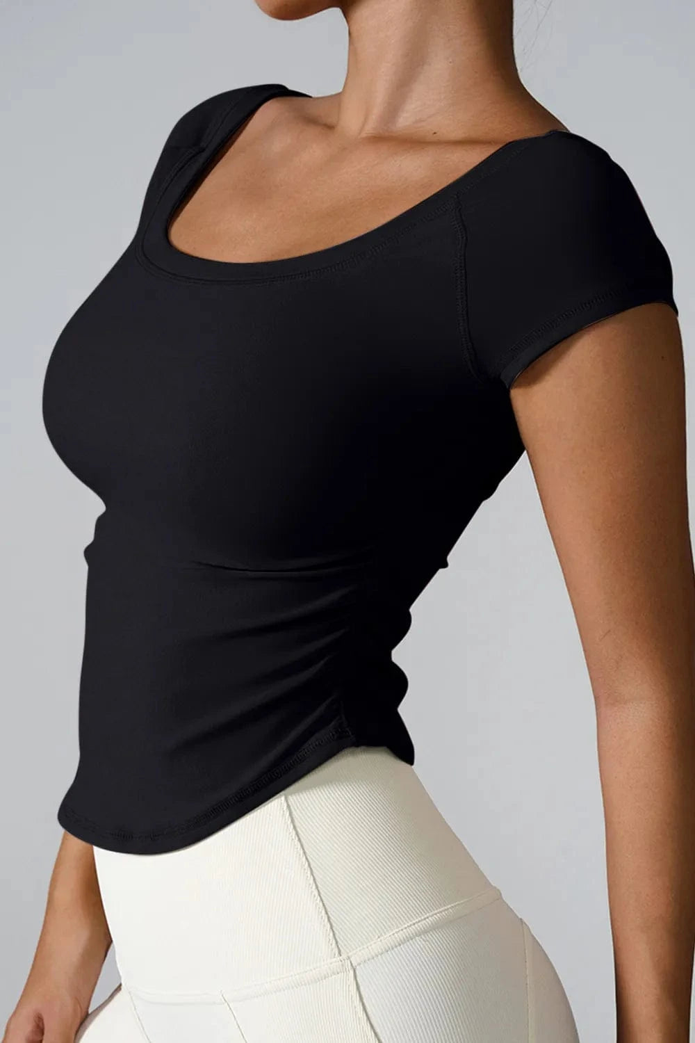 Round Neck Short Sleeve Active T-Shirt - ShalayeFashion