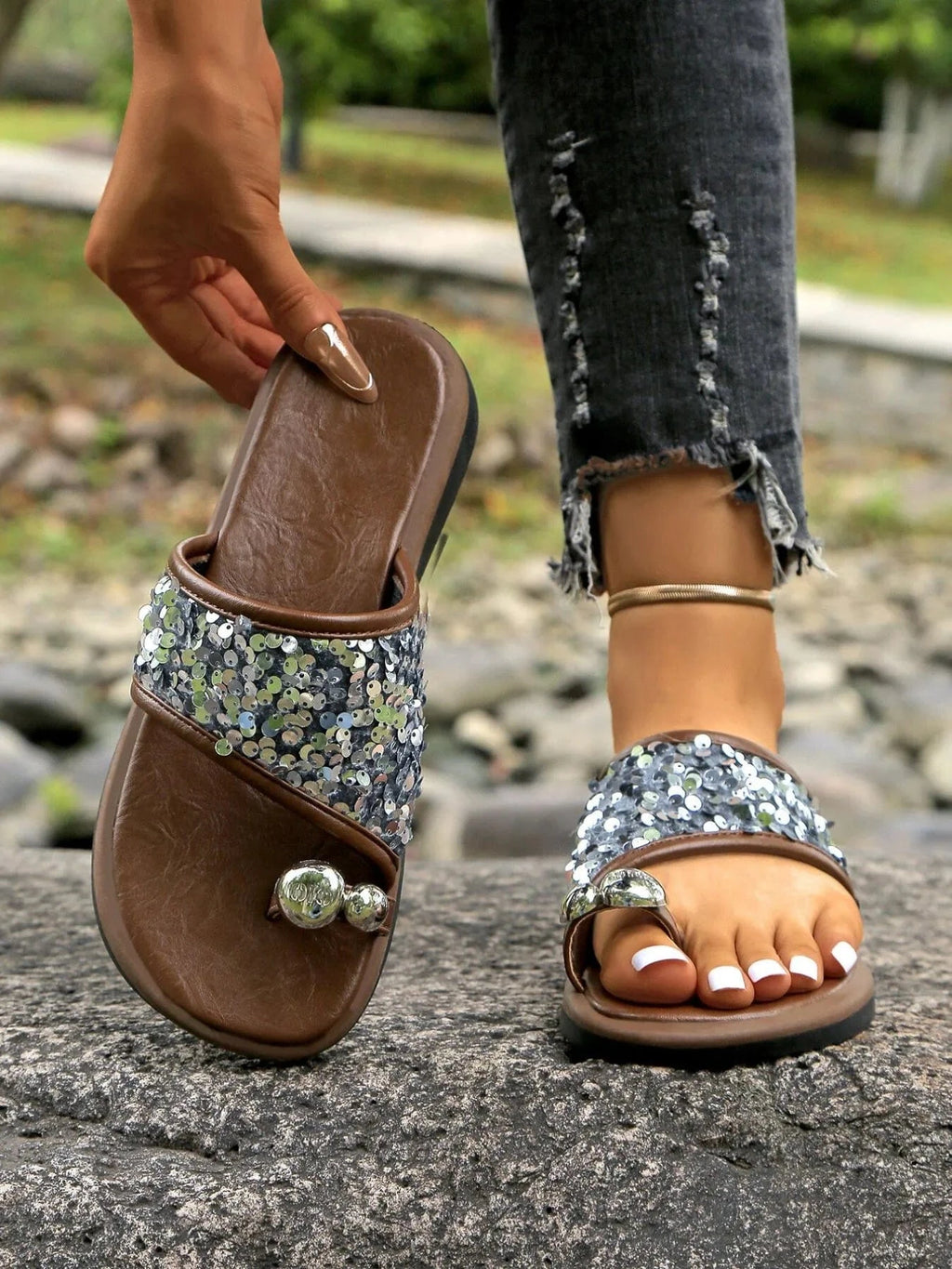 Sequin Toe Loop Flats Sandals - ShalayeFashion
