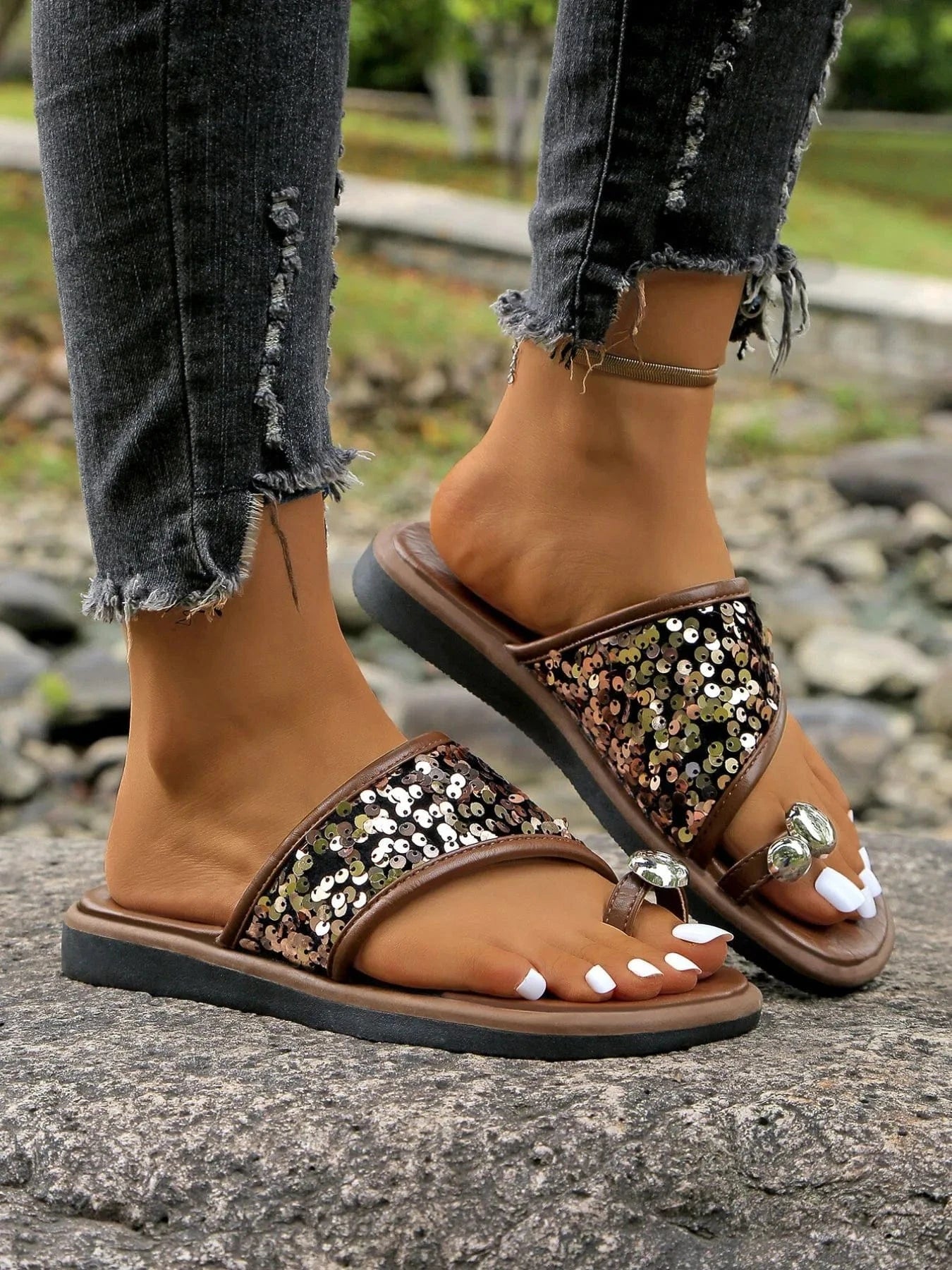Sequin Toe Loop Flats Sandals - ShalayeFashion