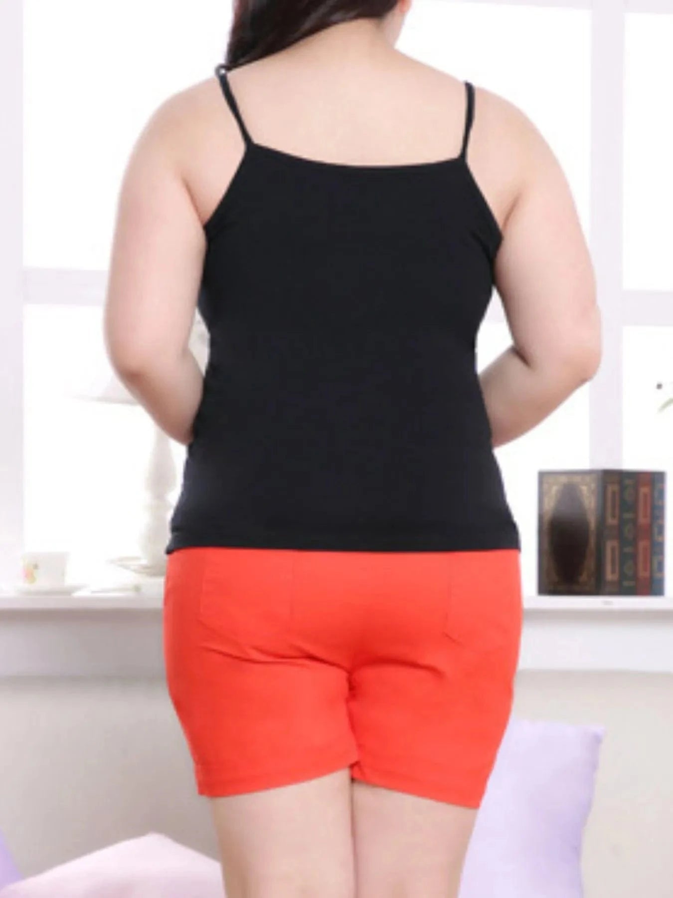 Solid Color Scoop Neck Tank Top - ShalayeFashion