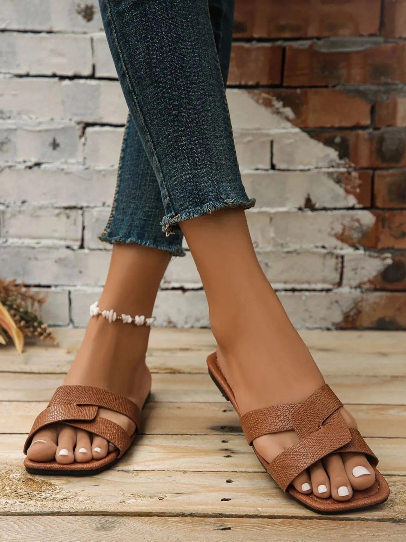 Strappy Flat Sandals - ShalayeFashion