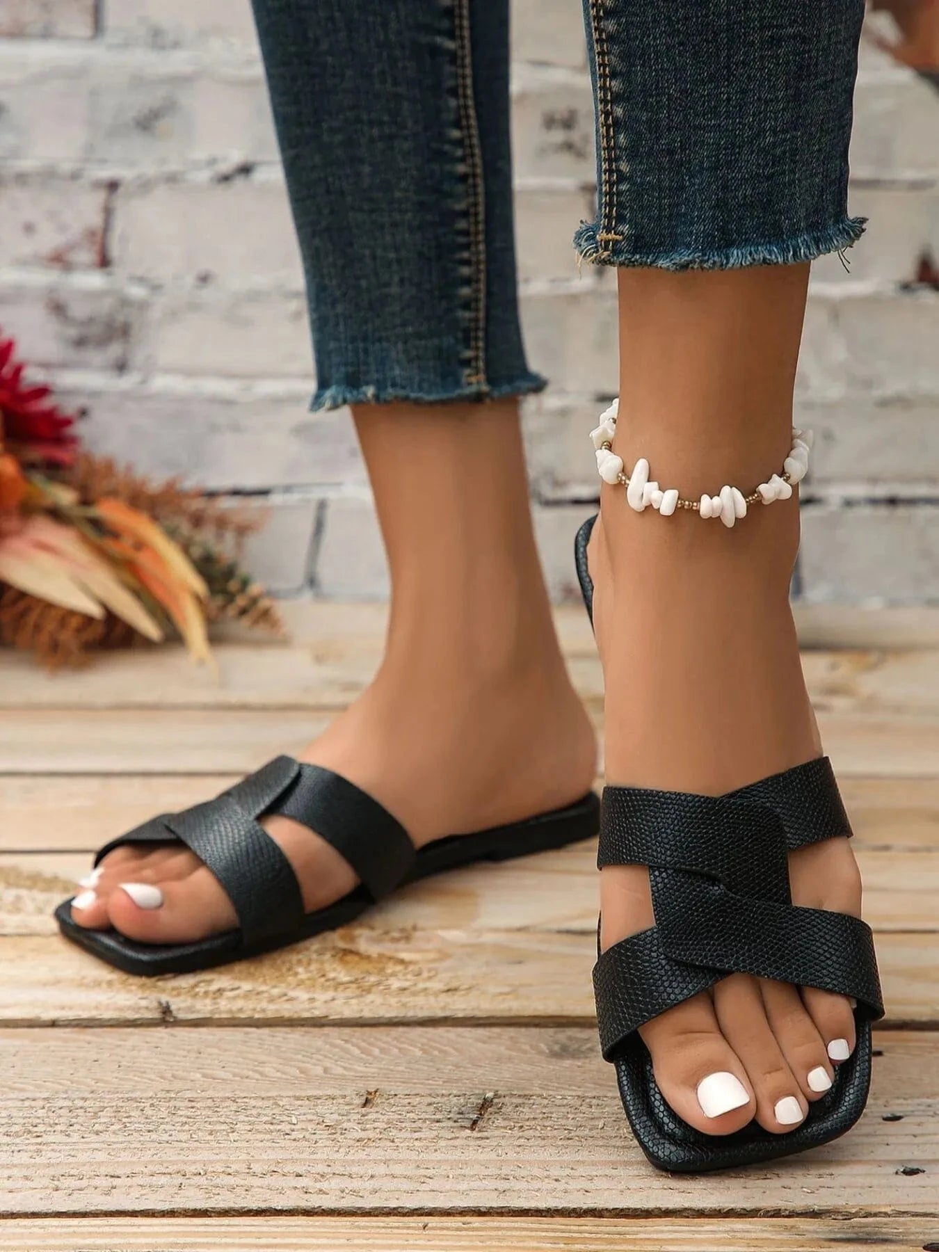 Strappy Flat Sandals - ShalayeFashion