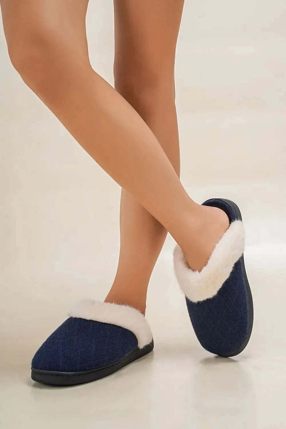 Thermal Faux Fur Round Toe Slippers - ShalayeFashion