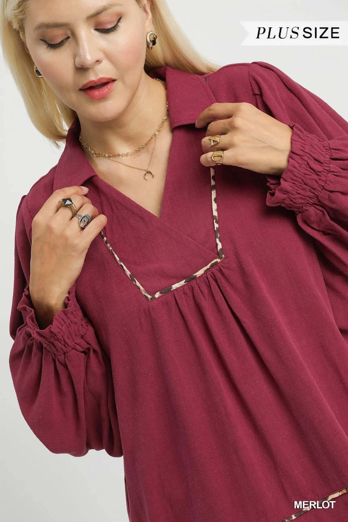 Umgee Full Size Linen Scallop Hem Blouse with Contrast Trim Plus Size - ShalayeFashion