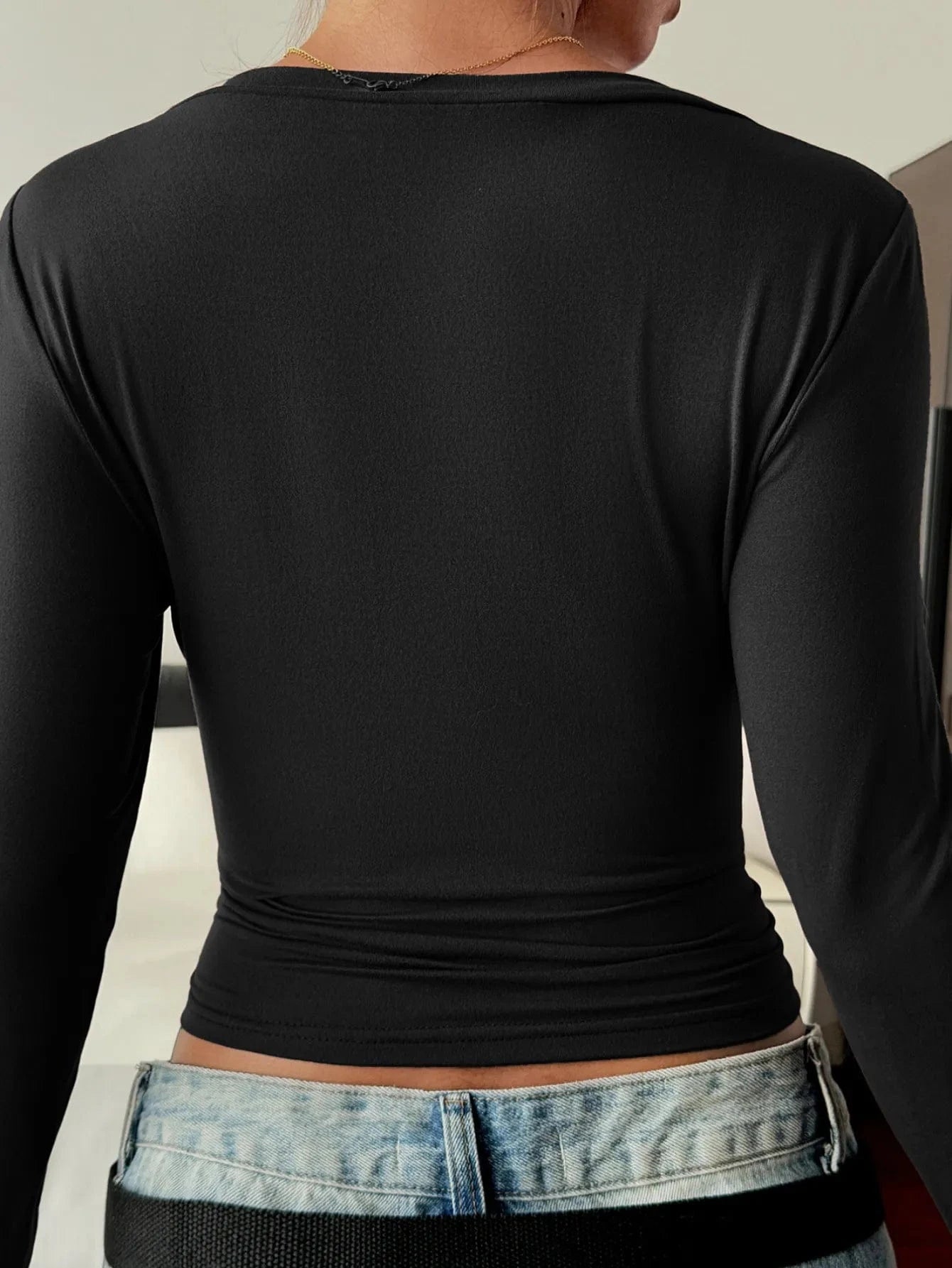 V - Neck Long Sleeve Fitted T-Shirt - ShalayeFashion