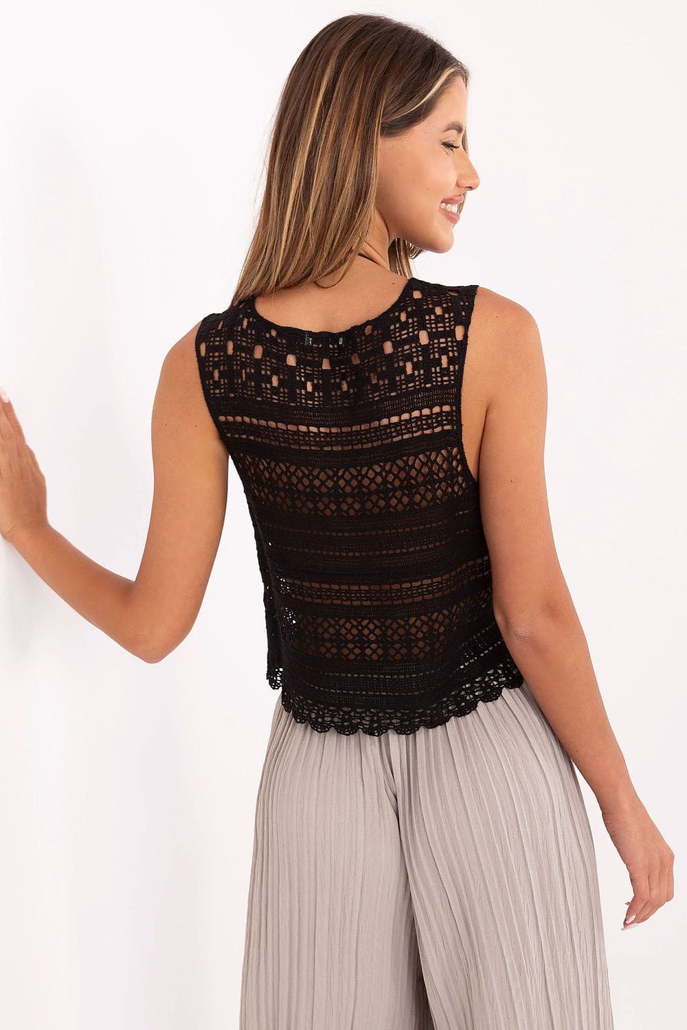 Women Boho Top Sleeveless Lace Details - ShalayeFashion