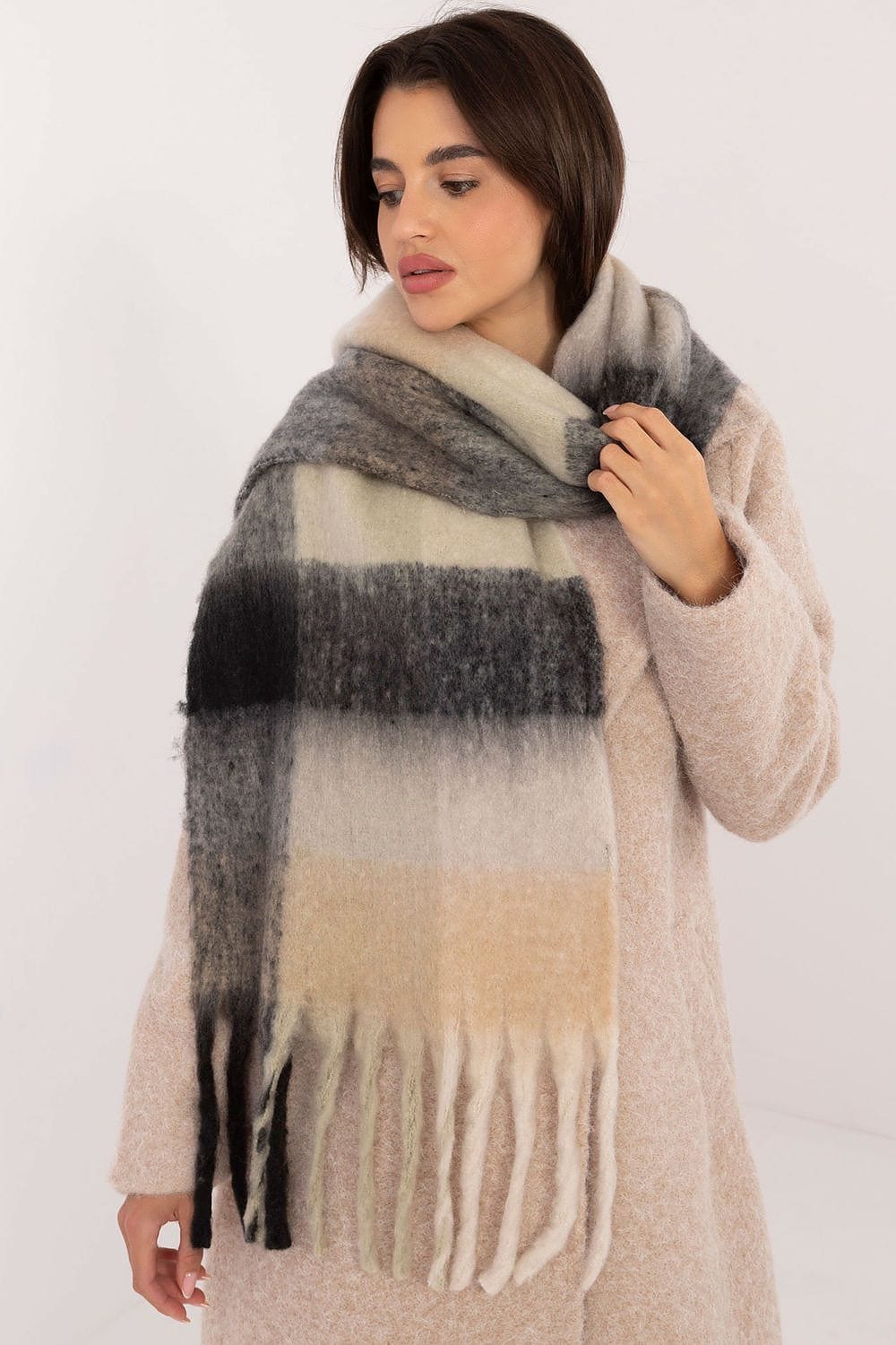 Women Check Pattern Scarf Polyester Tassels - ShalayeFashion