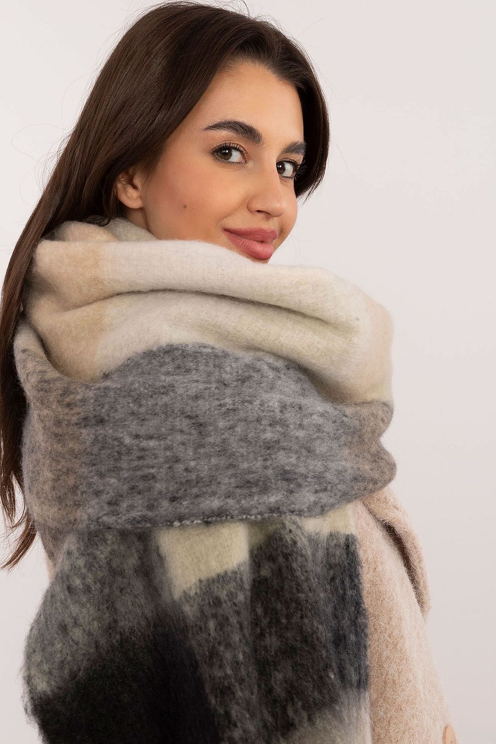 Women Check Pattern Scarf Polyester Tassels - ShalayeFashion