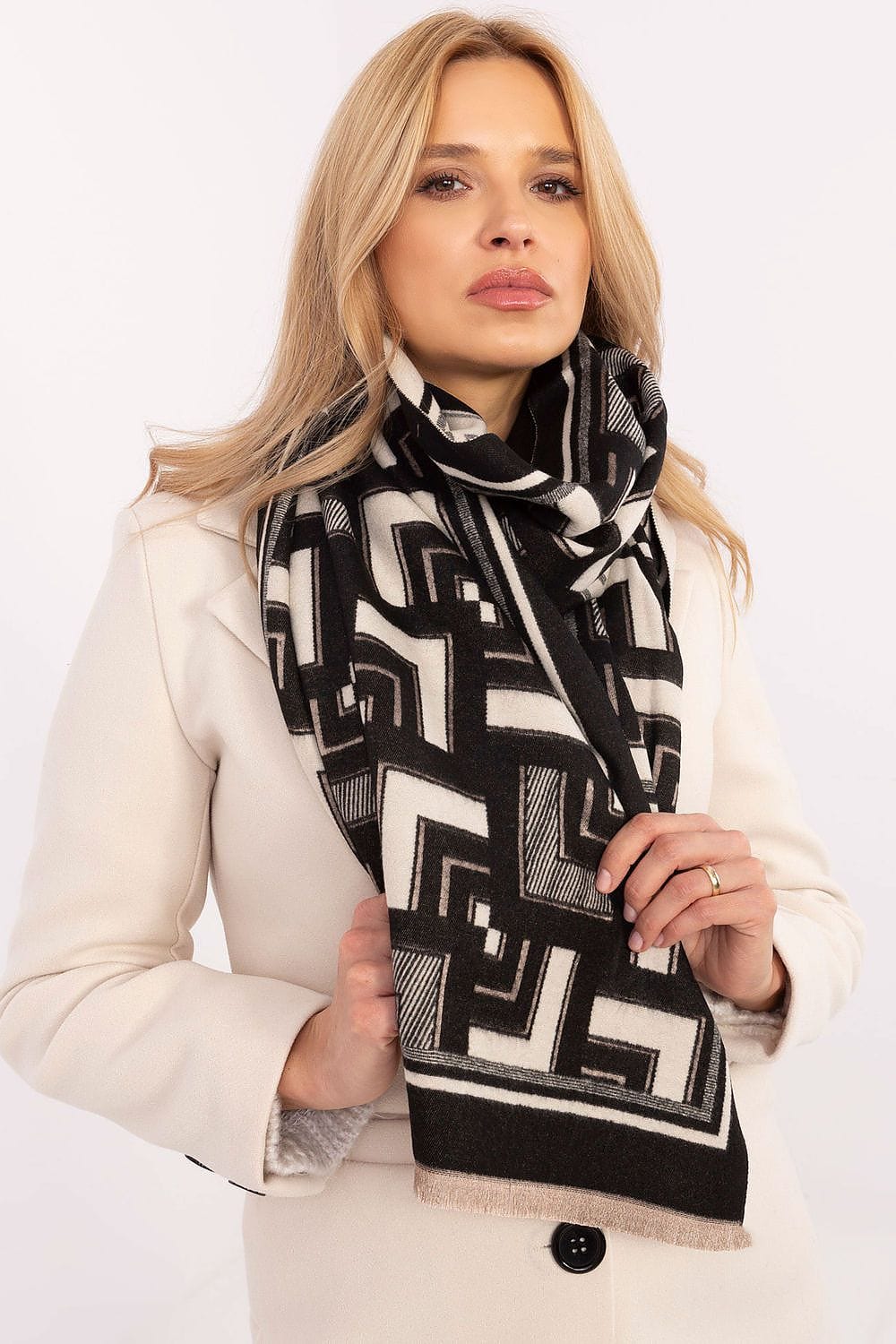 Women Geometric Scarf Viscose Tassels - ShalayeFashion