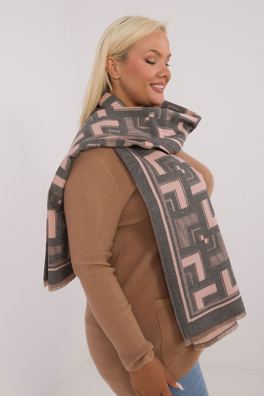 Women Geometric Scarf Viscose Tassels - ShalayeFashion
