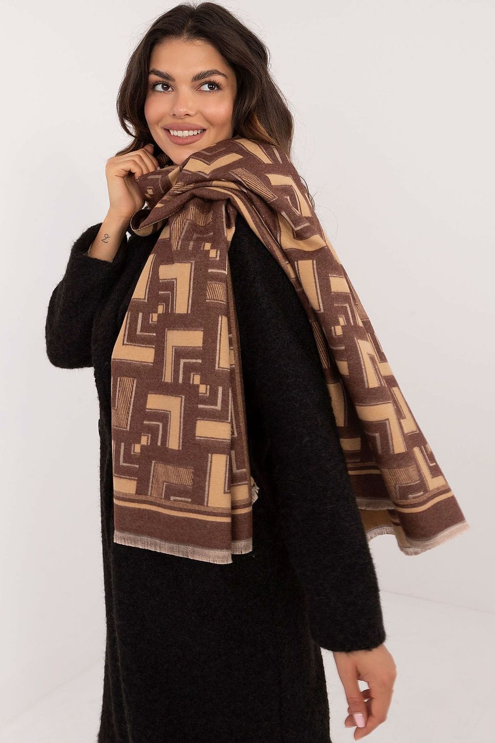 Women Geometric Scarf Viscose Tassels - ShalayeFashion