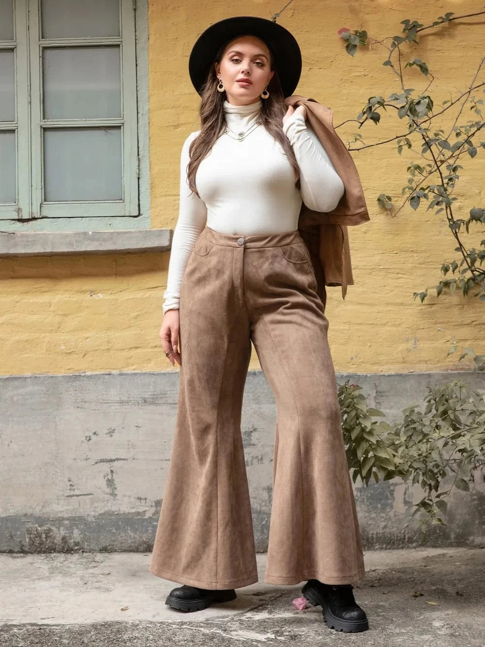 Women Plus Size Pocket Flare Pants - ShalayeFashion