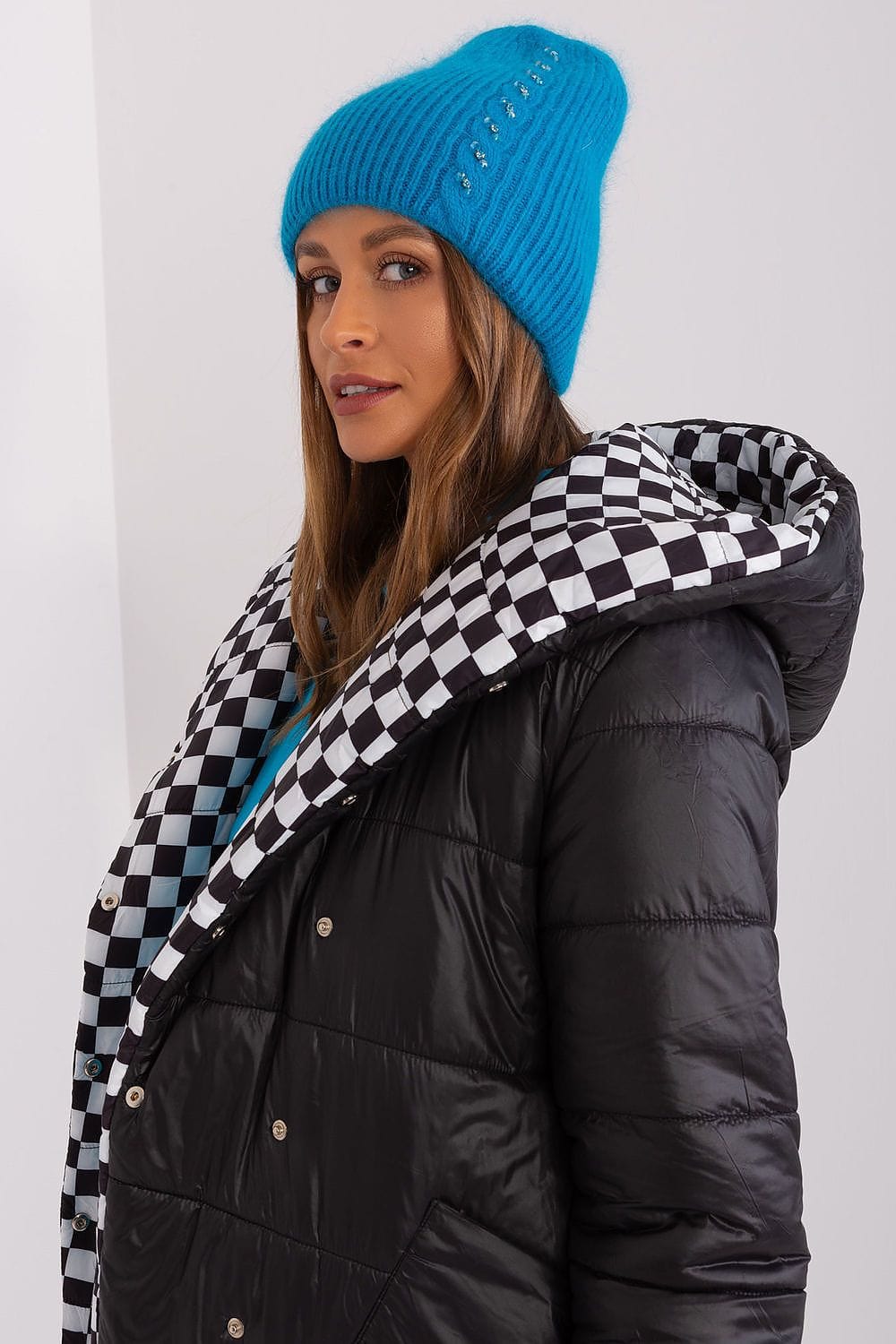 Women Winter Hat Braided Pattern - ShalayeFashion
