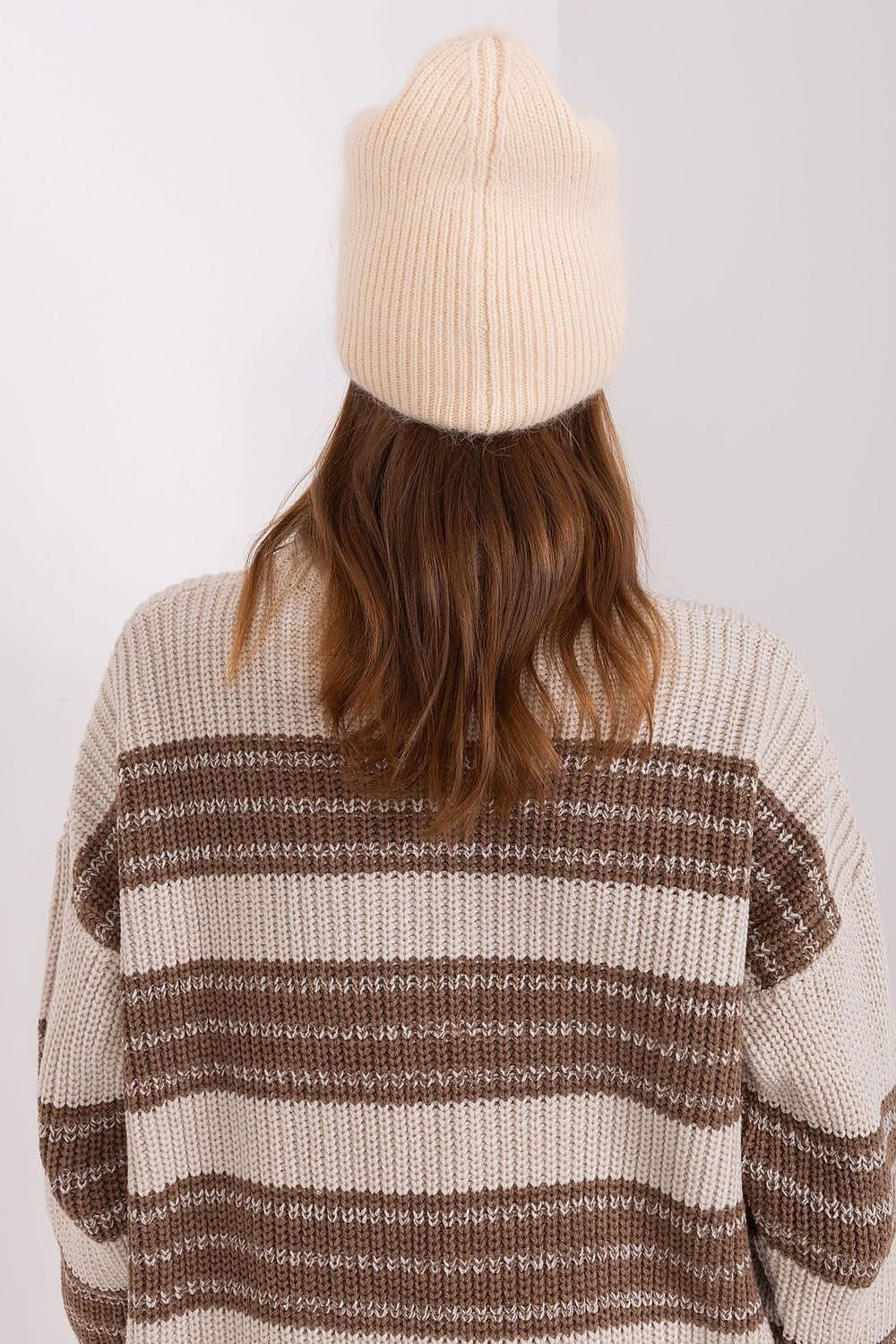 Women Winter Hat Braided Pattern - ShalayeFashion