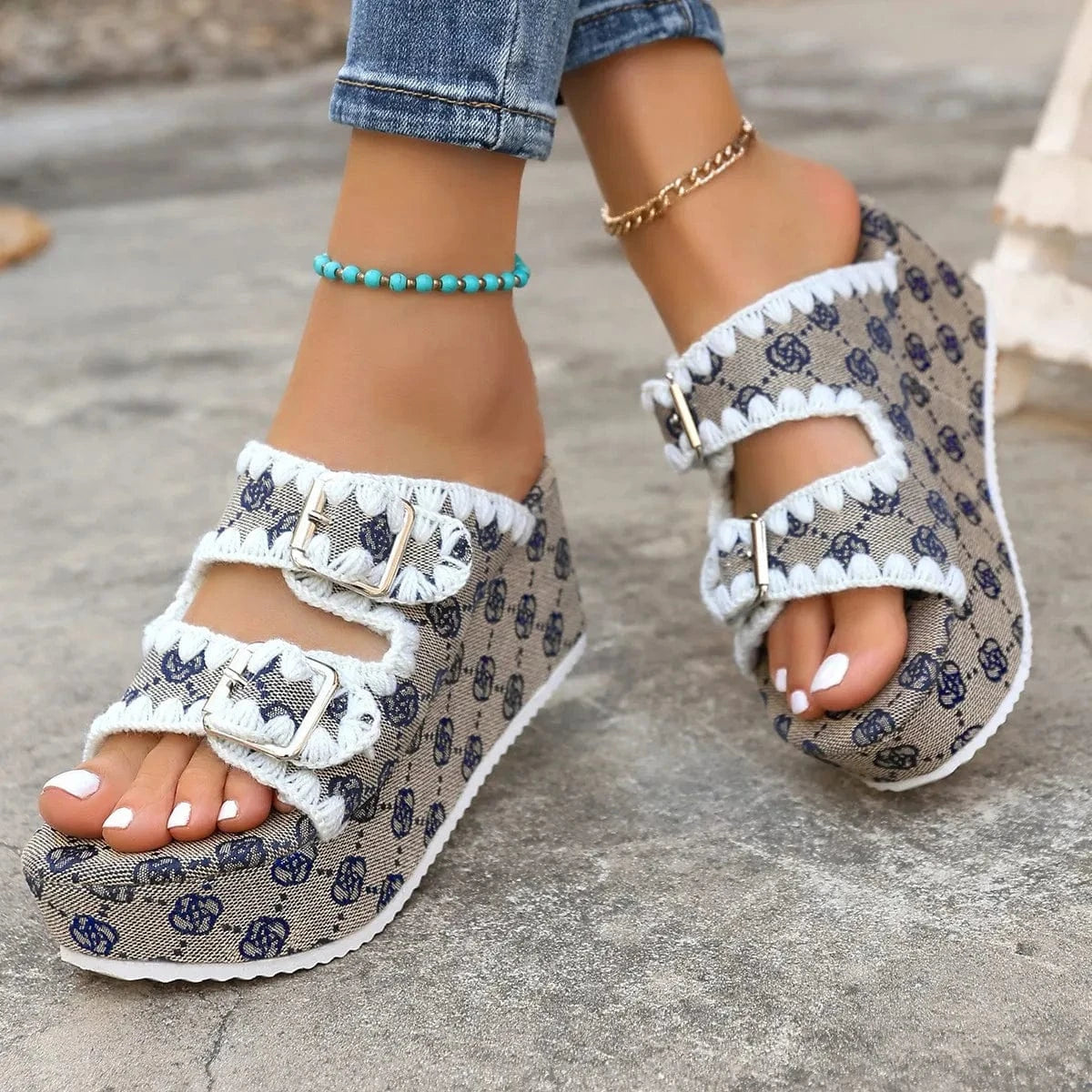 Women's Double Buckle Platform Low Heel - ShalayeFashion