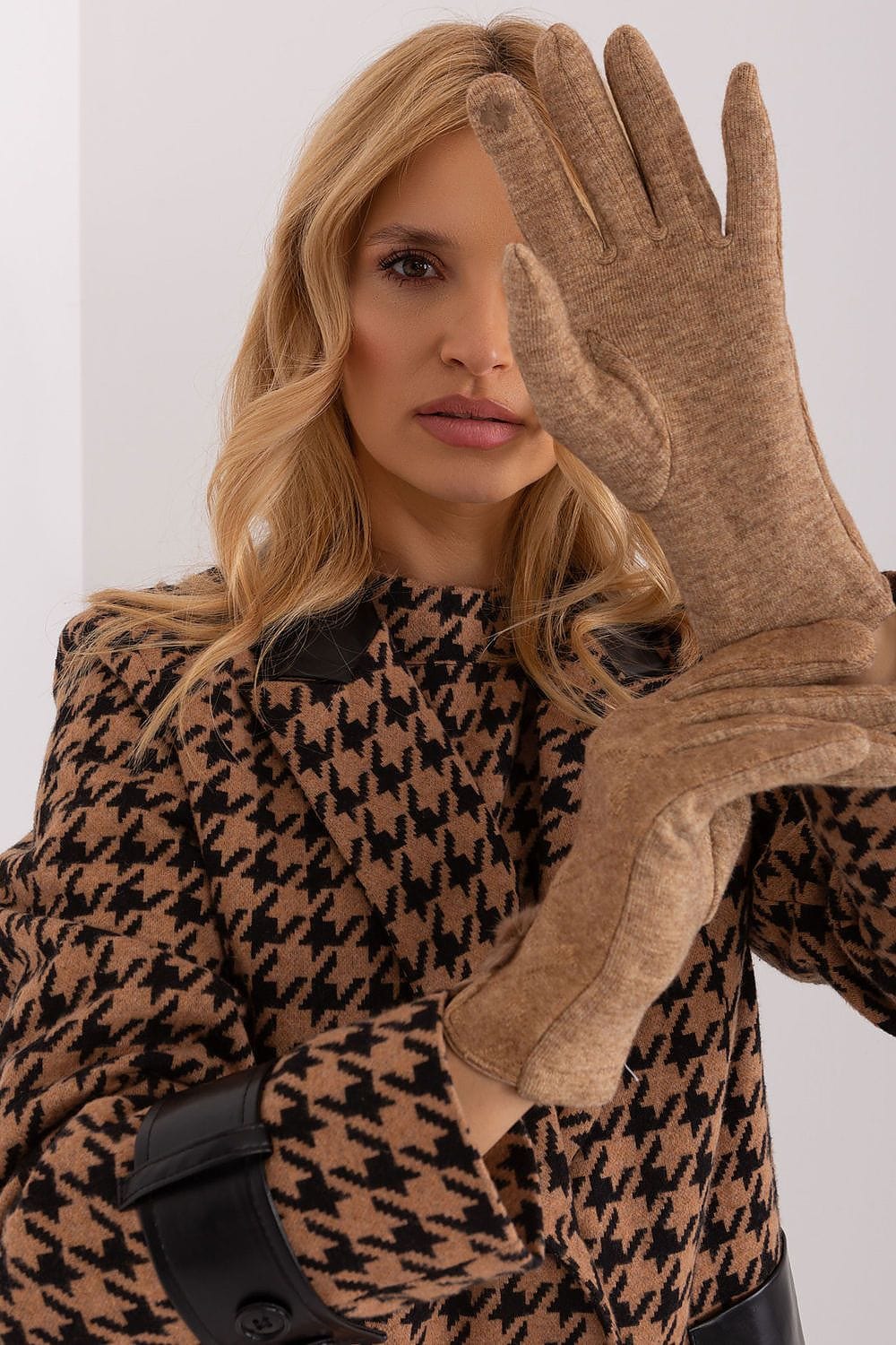 Women's Geometric Pattern Touchscreen Gloves Pom - Poms - ShalayeFashion