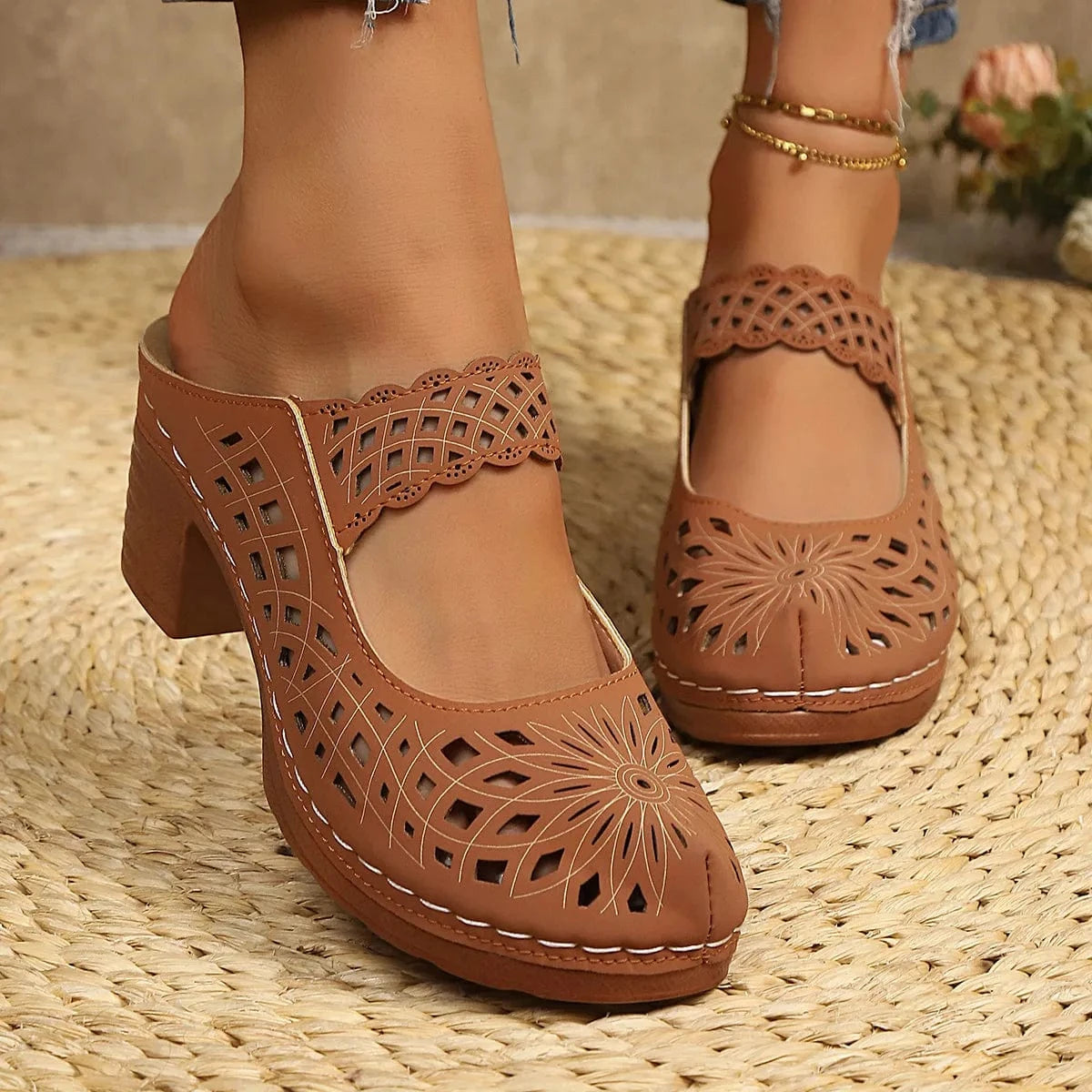 Women's Hollow Out Block Heels Sandals - ShalayeFashion