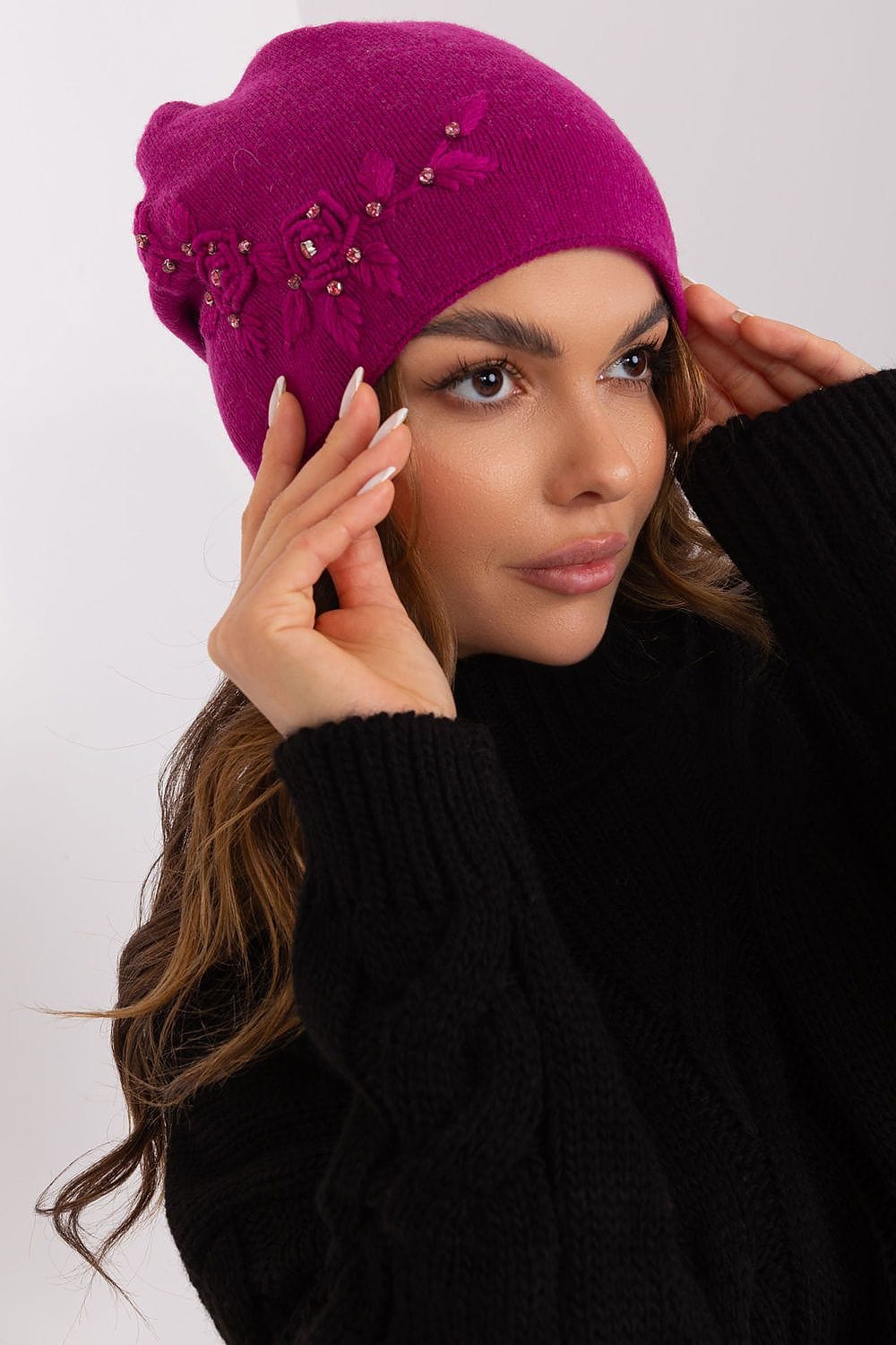 Women's Knit Winter Hat Applique - ShalayeFashion