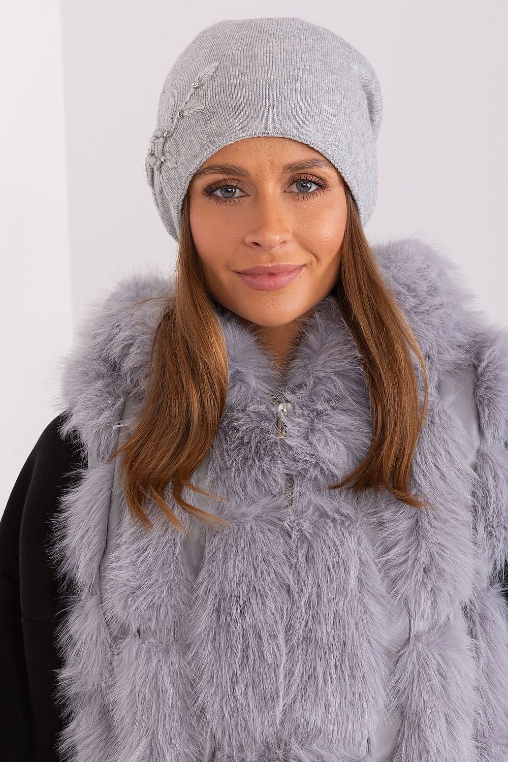 Women's Knit Winter Hat Applique - ShalayeFashion
