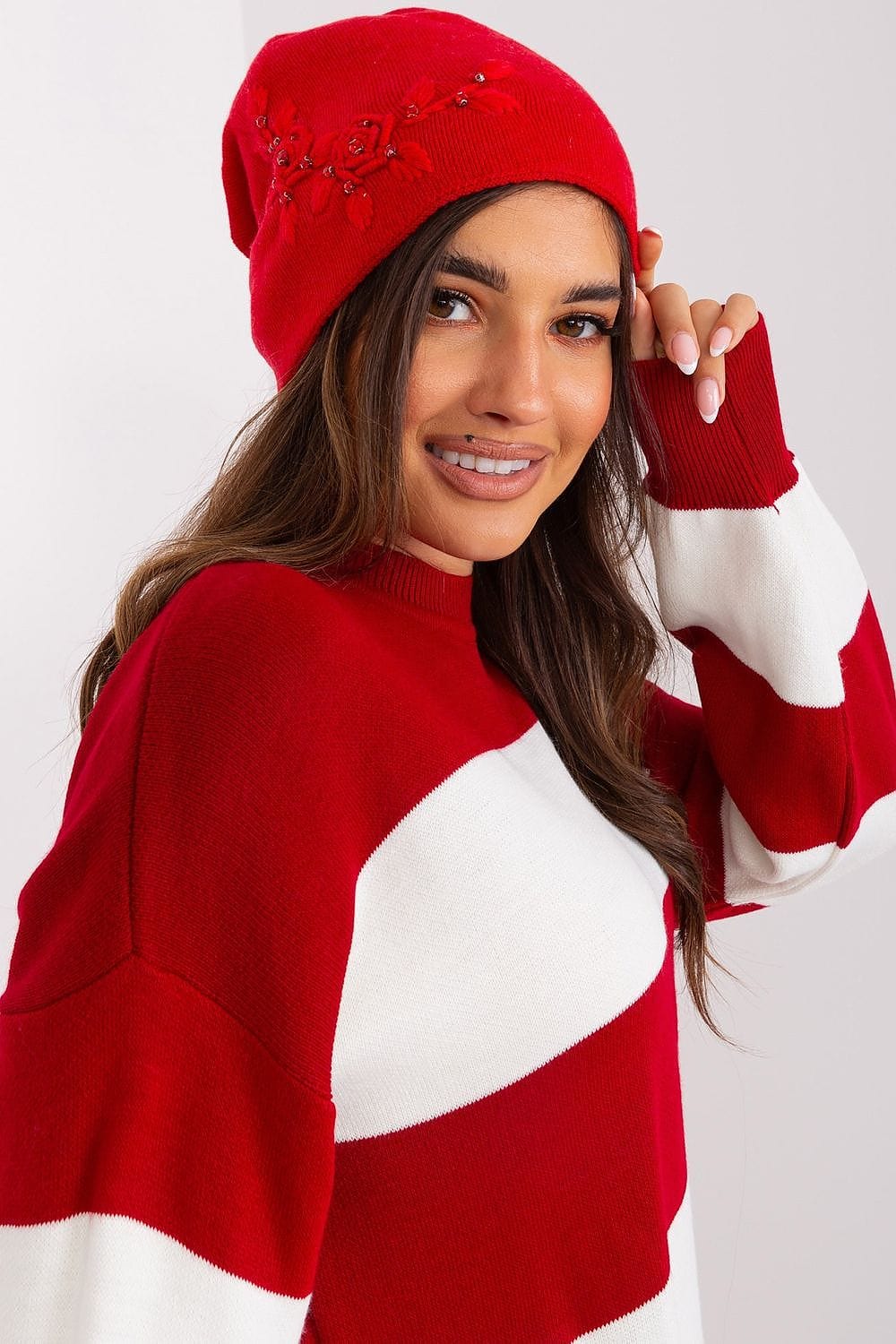 Women's Knit Winter Hat Applique - ShalayeFashion