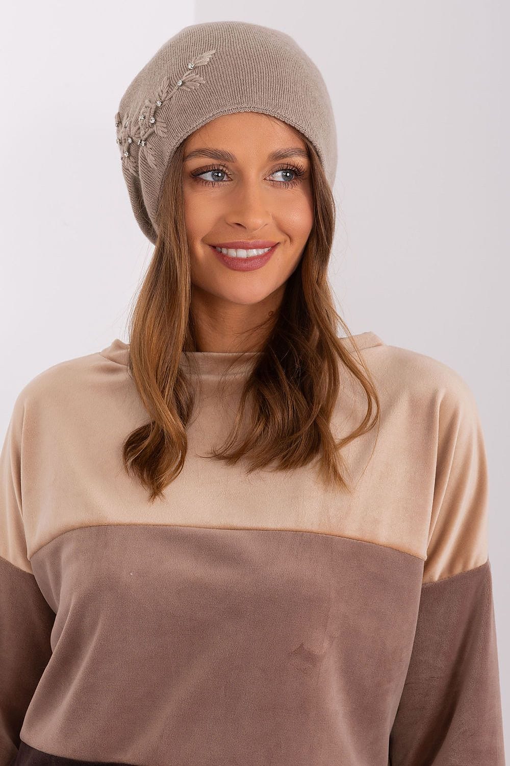 Women's Knit Winter Hat Applique - ShalayeFashion