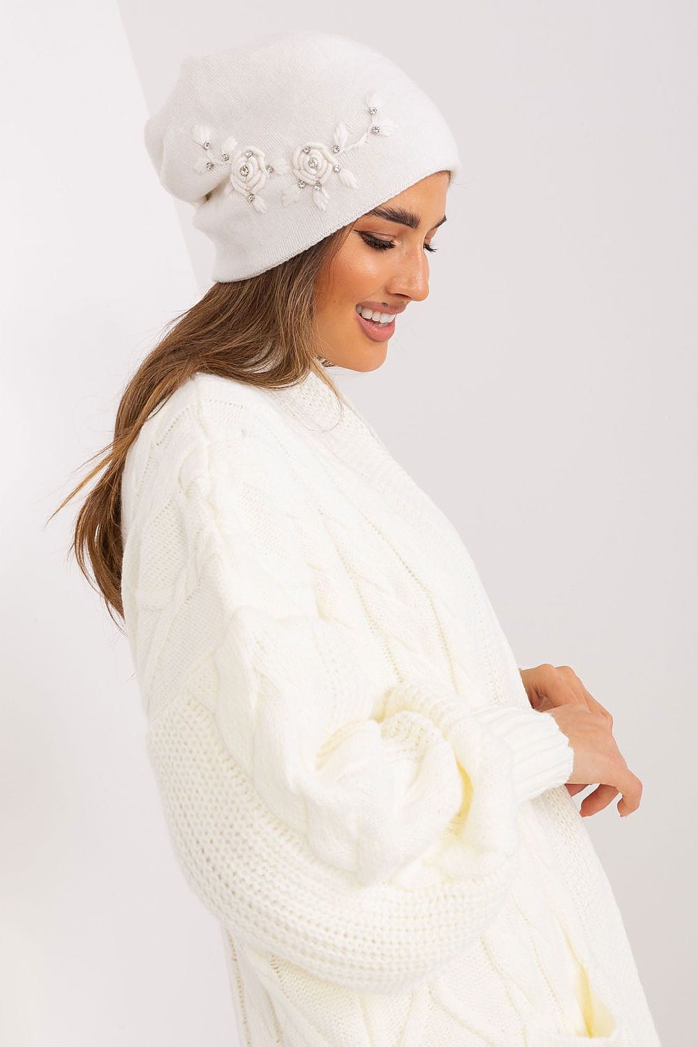 Women's Knit Winter Hat Applique - ShalayeFashion