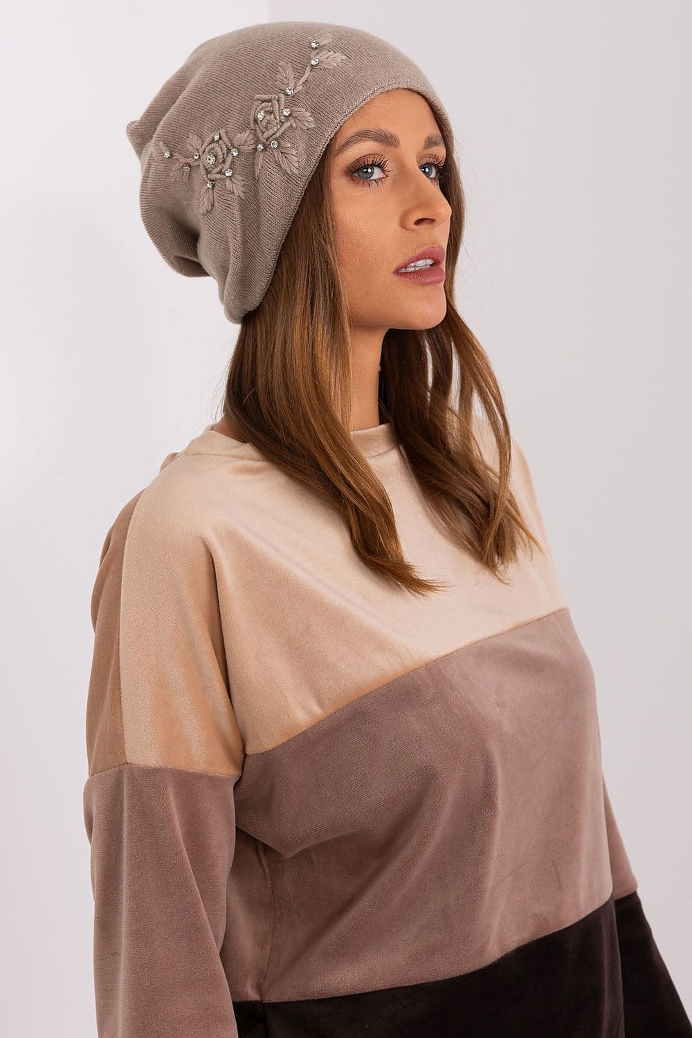 Women's Knit Winter Hat Applique - ShalayeFashion