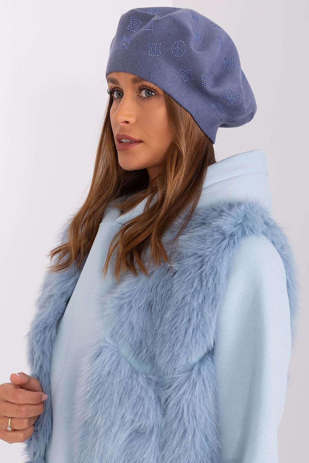 Women's Knitted Rhinestone Beret - ShalayeFashion