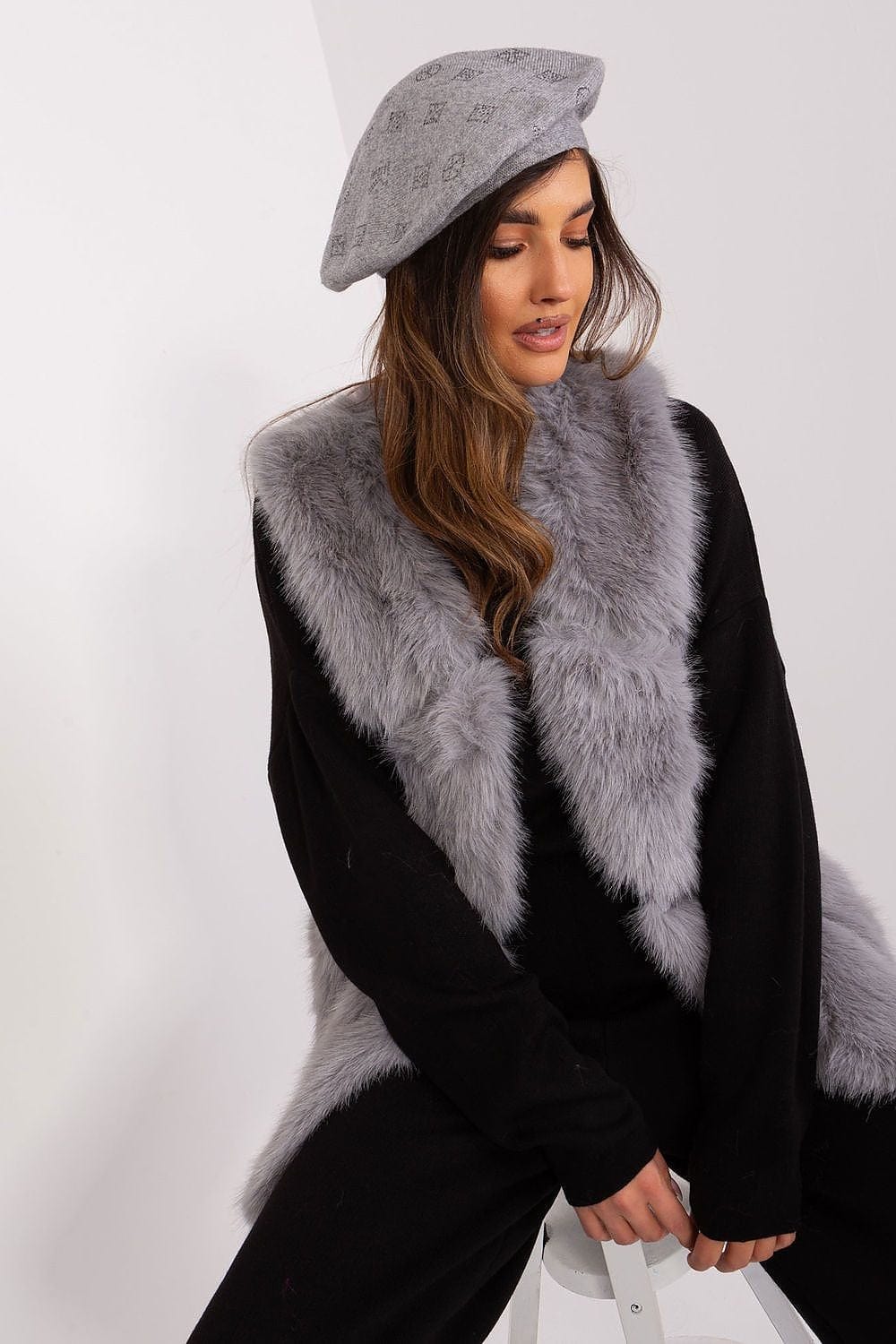 Women's Knitted Rhinestone Beret - ShalayeFashion