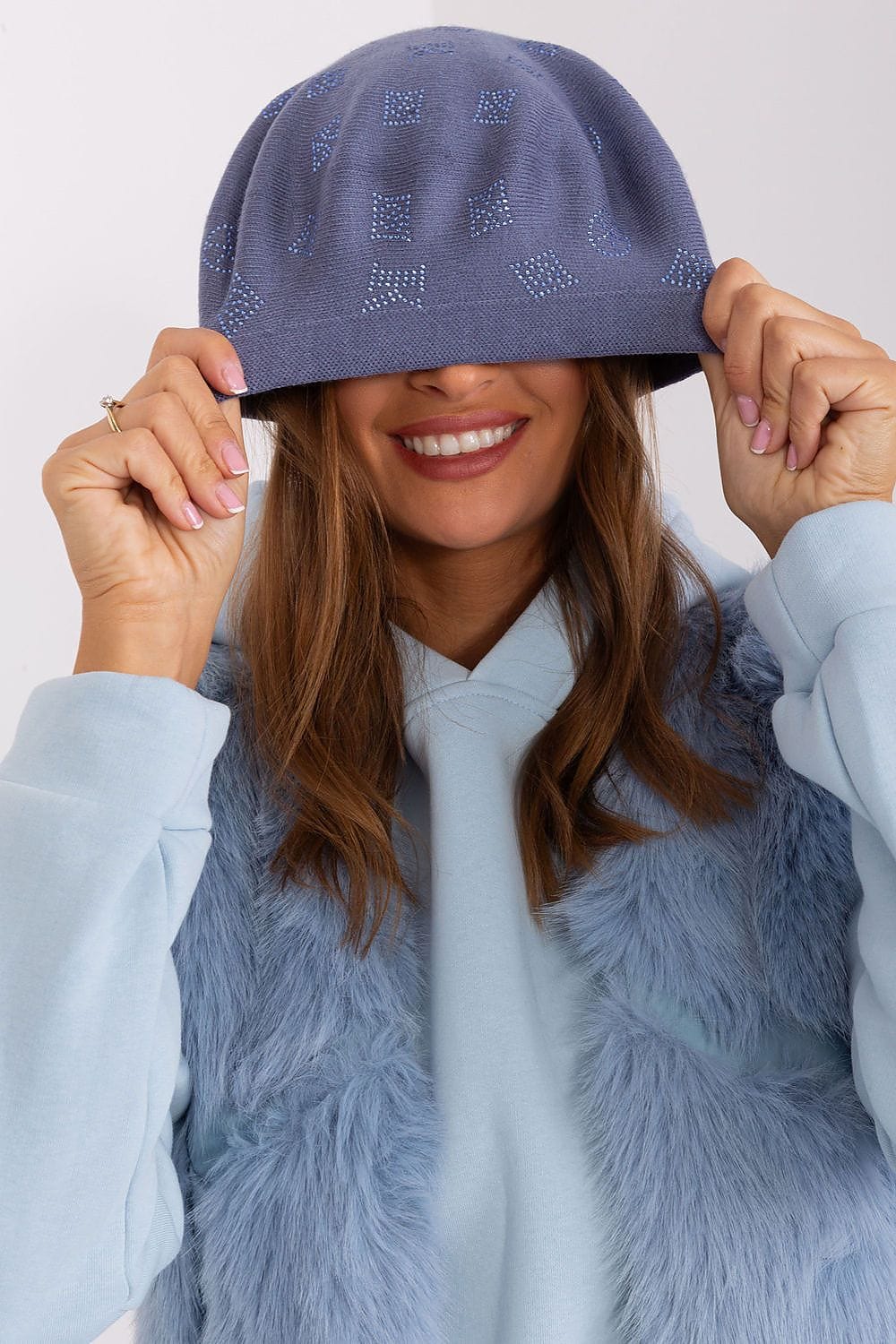 Women's Knitted Rhinestone Beret - ShalayeFashion