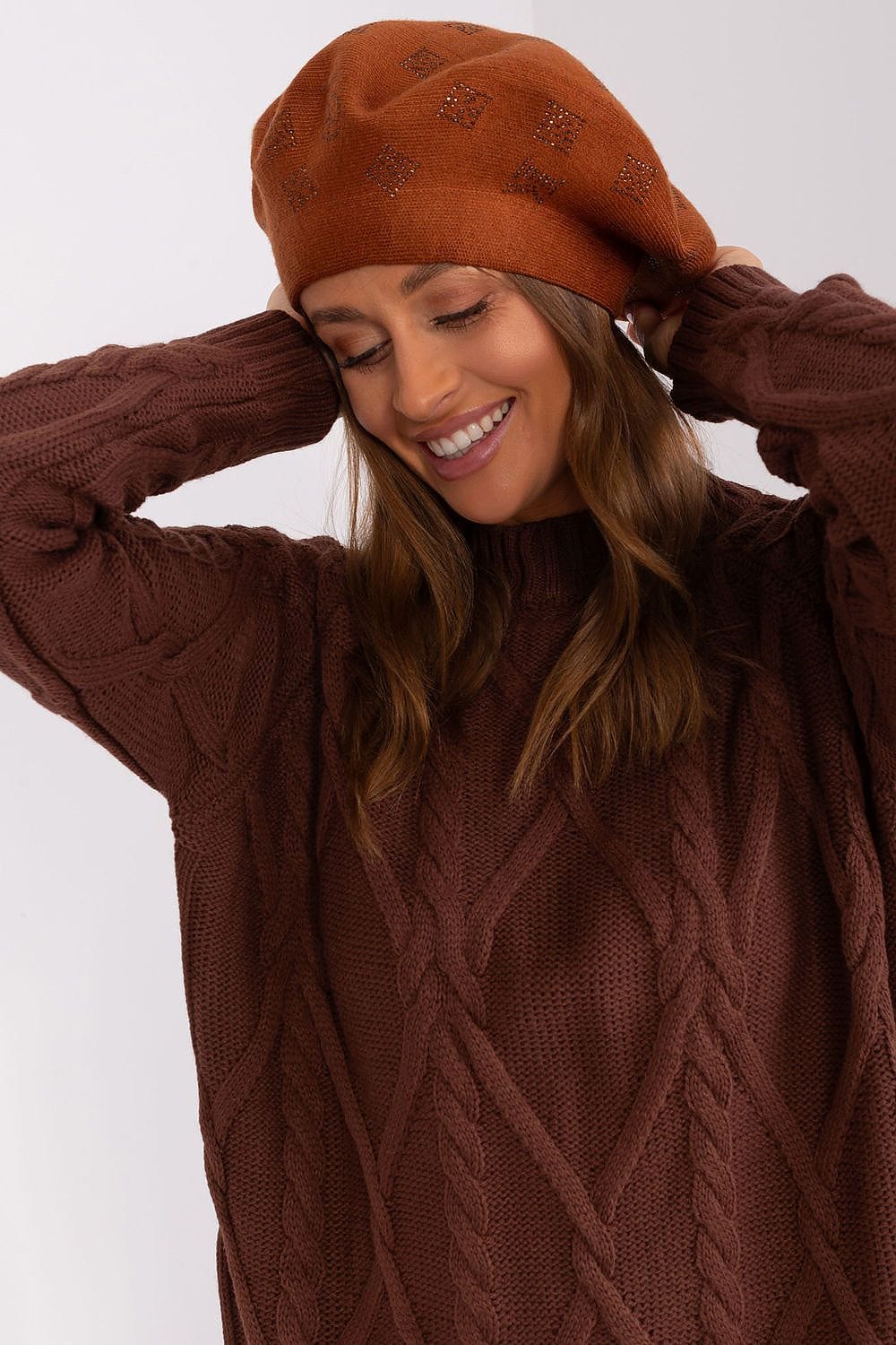 Women's Knitted Rhinestone Beret - ShalayeFashion