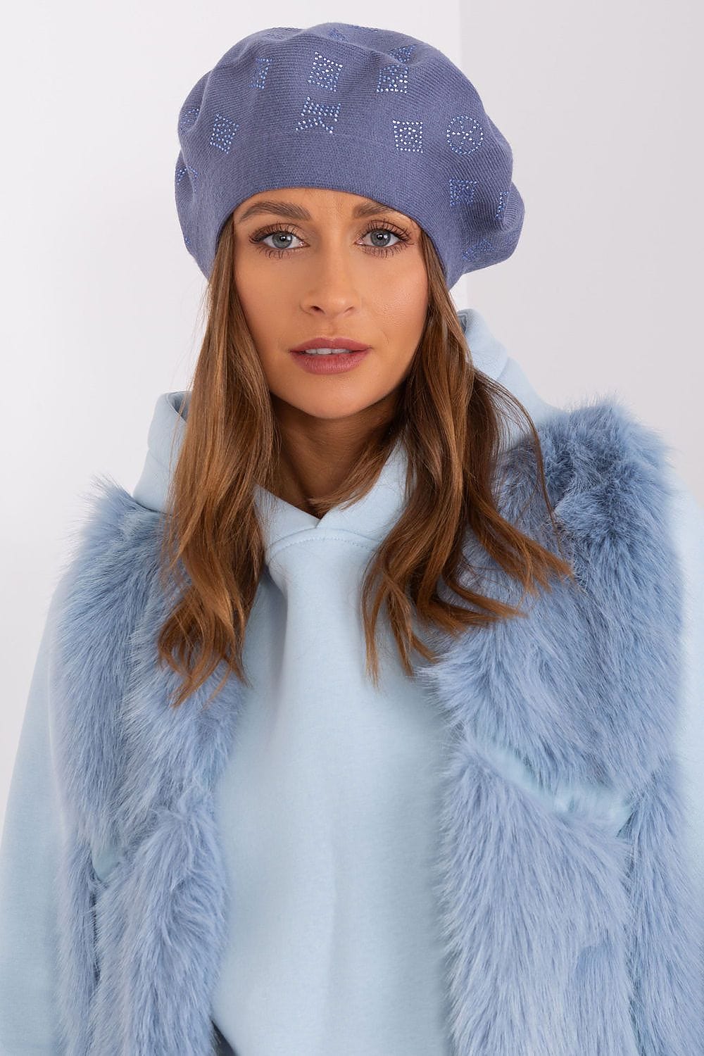 Women's Knitted Rhinestone Beret - ShalayeFashion