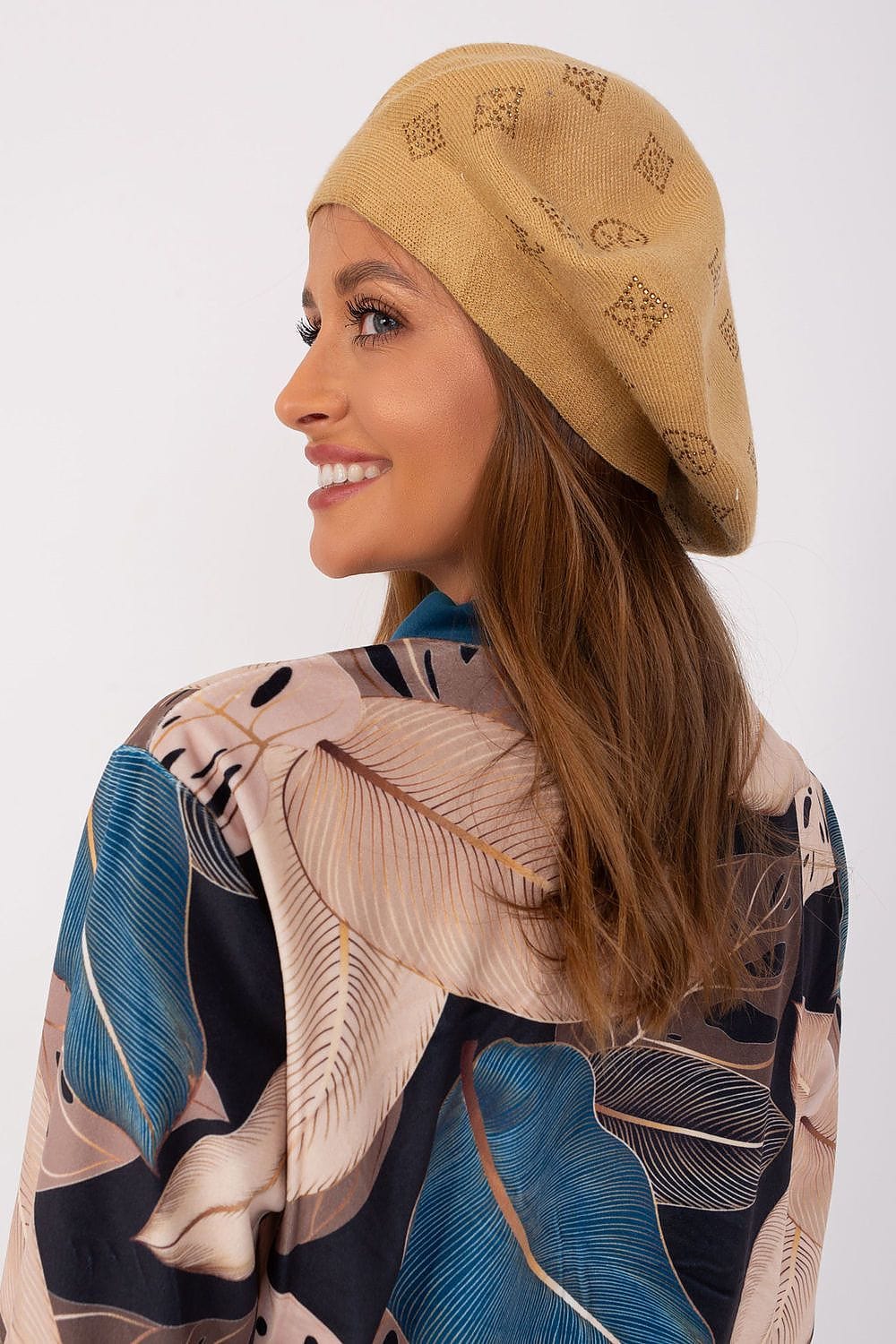 Women's Knitted Rhinestone Beret - ShalayeFashion