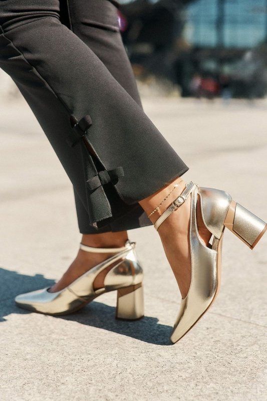 Women's Natural Leather Block Heel Buckle - ShalayeFashion