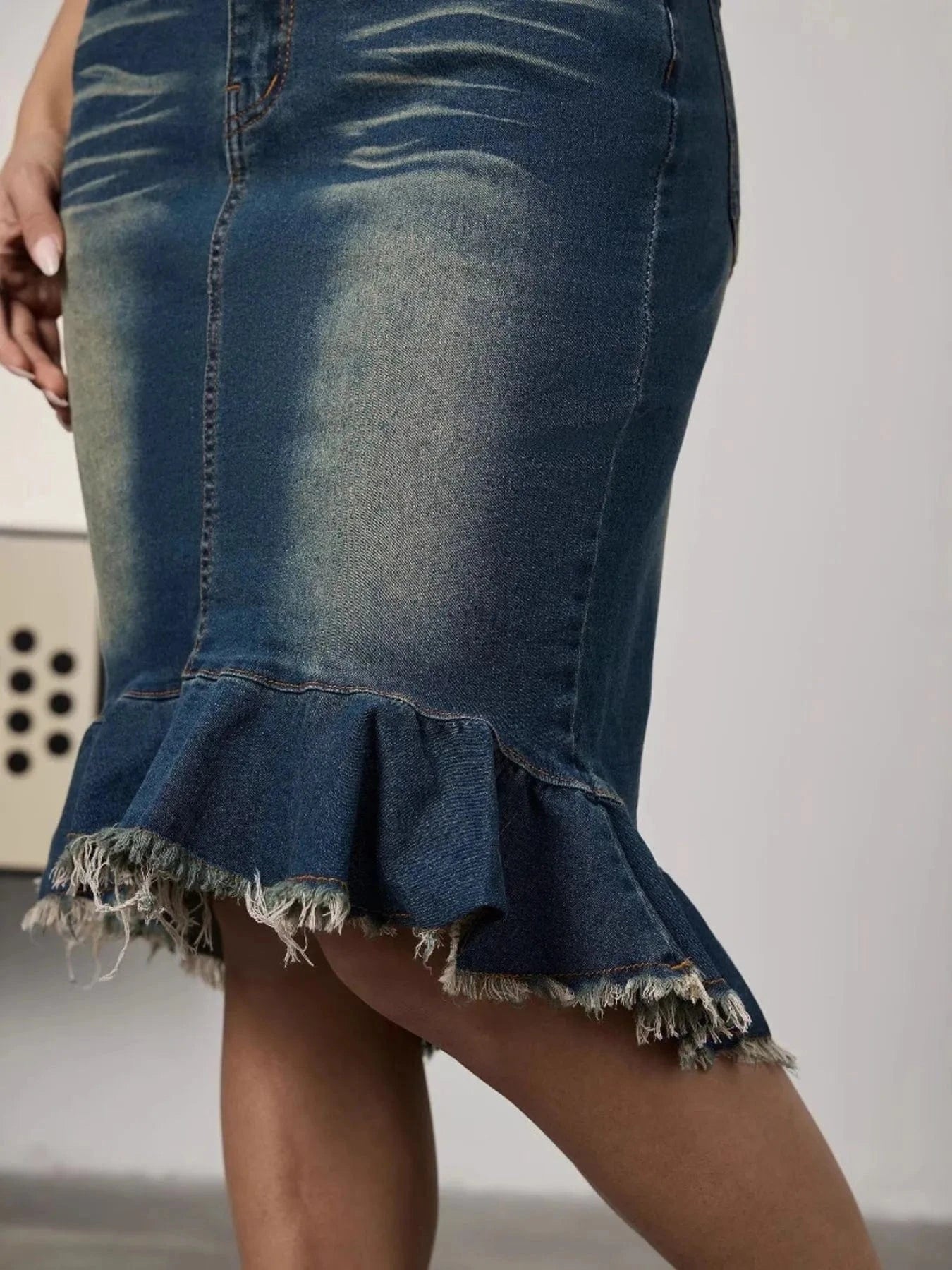 Women’s Raw Hem Mermaid Denim Skirt - ShalayeFashion