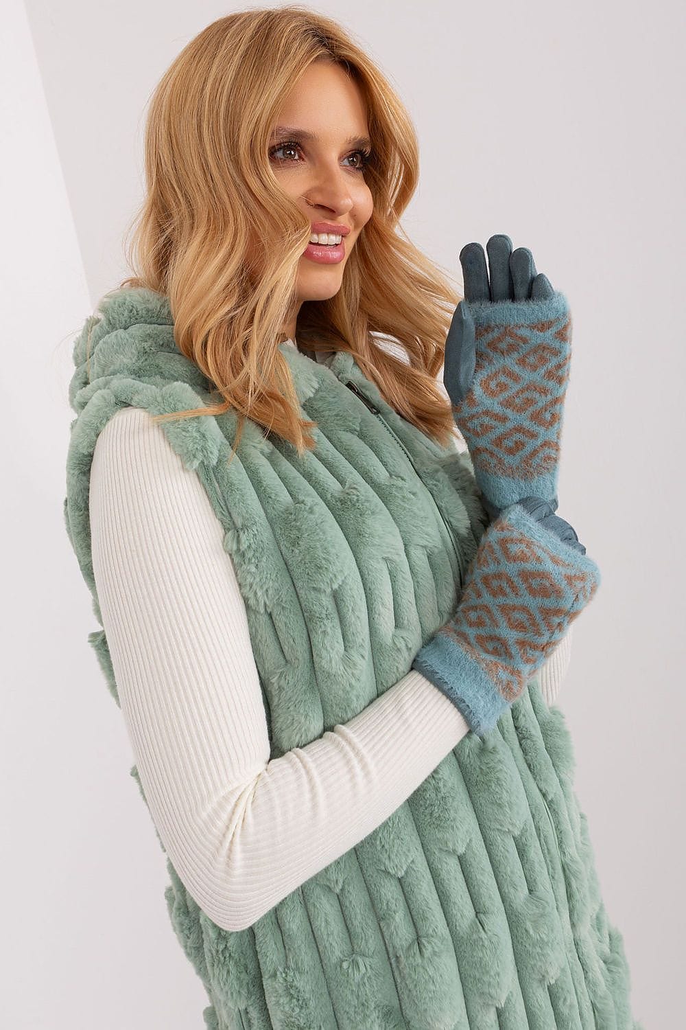 Women's Removable Insulation Touchscreen Gloves - ShalayeFashion