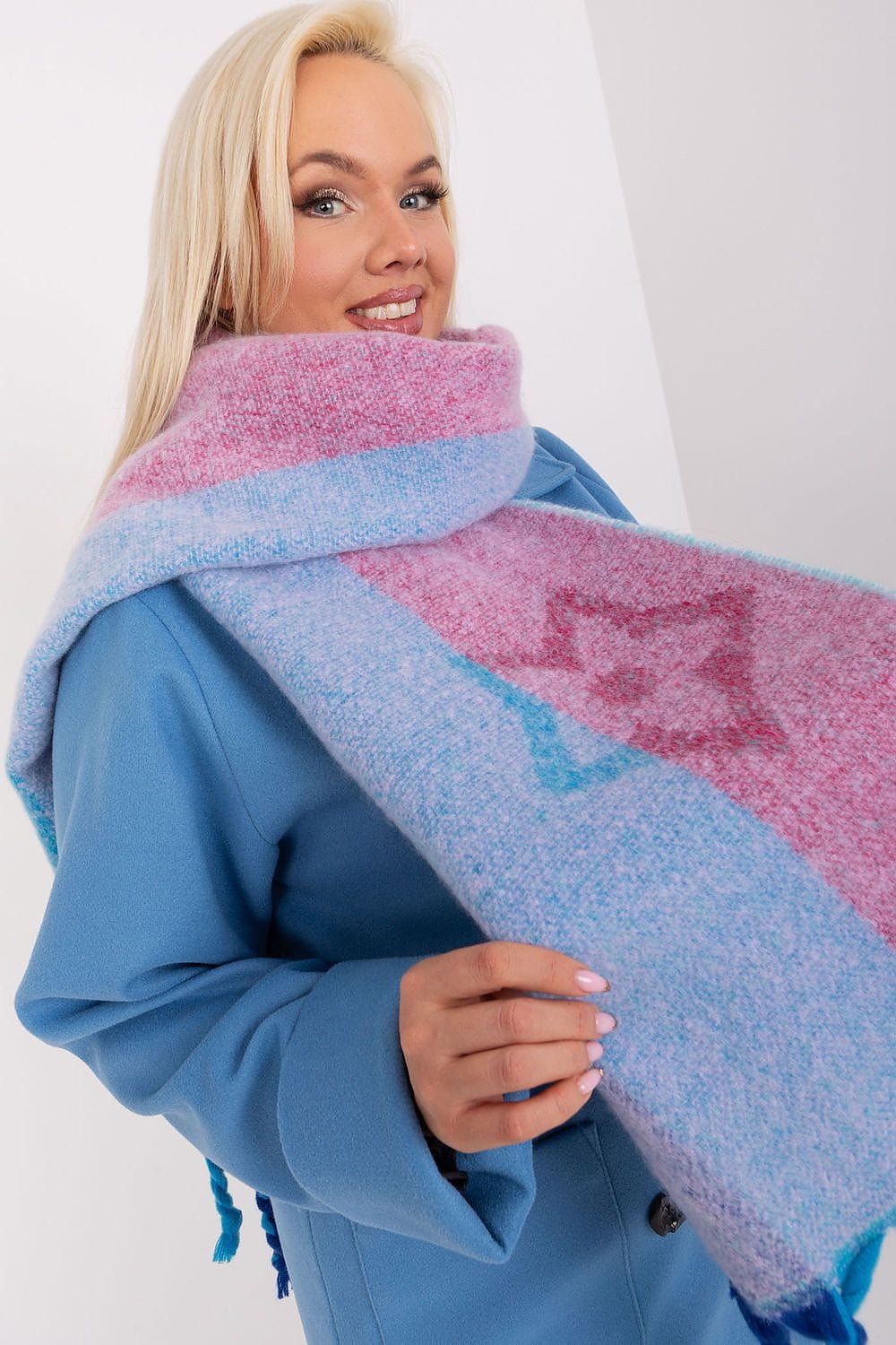 Women's Striped Pattern Scarf Tassels - ShalayeFashion