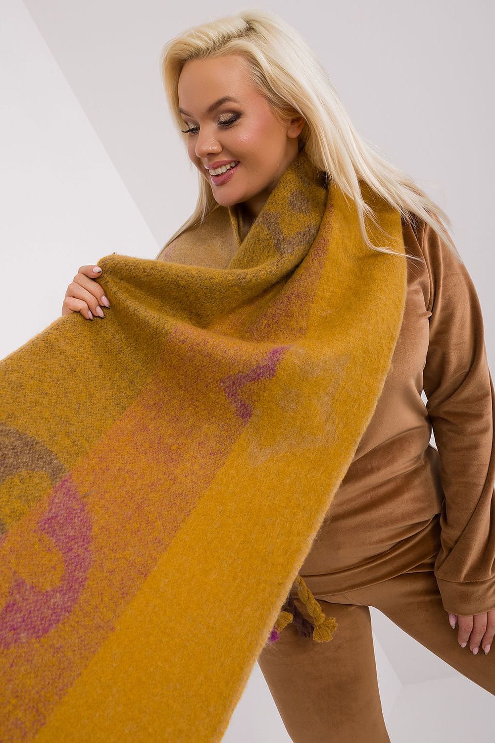 Women's Striped Pattern Scarf Tassels - ShalayeFashion